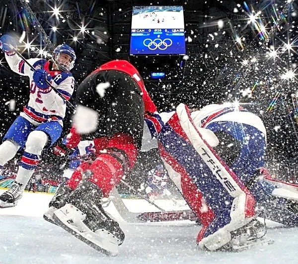 Olympics-Ice hockey-US wallop Canada, Finland beat Swiss, Germany edge Italy and Sweden stay perfect
