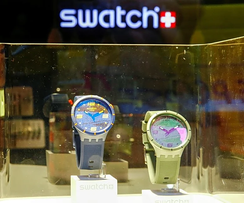 Analysis-For Swatch, the clock is ticking on strategy overhaul