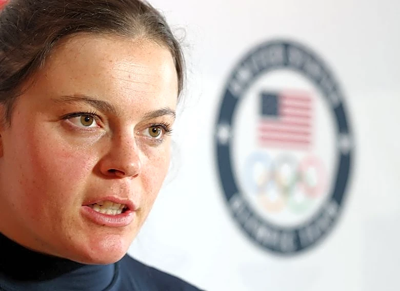 Olympics-Alpine skiing-Johnson wants her broken medal back