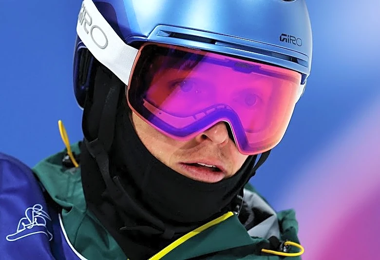 Olympics-Snowboard-Australia's James storms into halfpipe final in fight for first gold