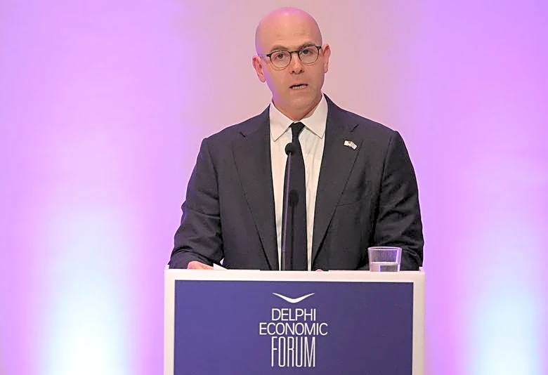 Miran says he'd love to stay at Fed, supports more rate cuts