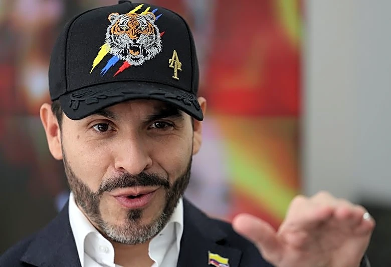 Colombia's 'outsider' candidate De La Espriella vows military crackdown to boost economy