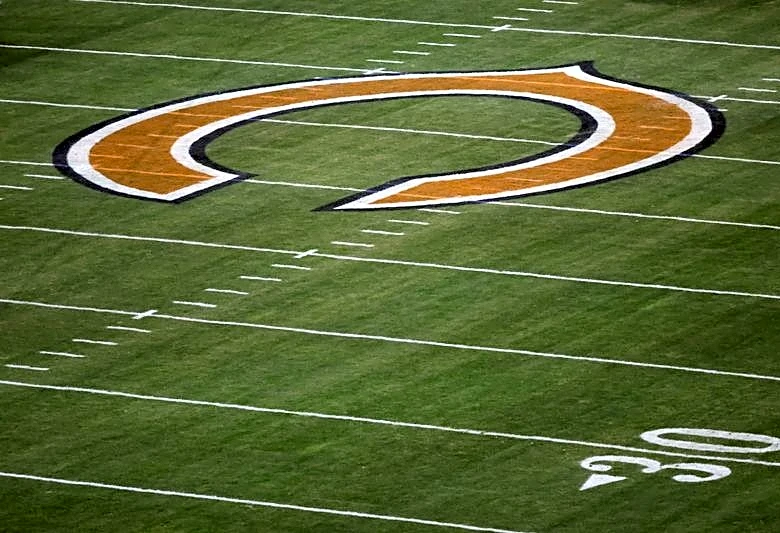 Iowa lawmakers propose bill in effort to lure NFL's Bears