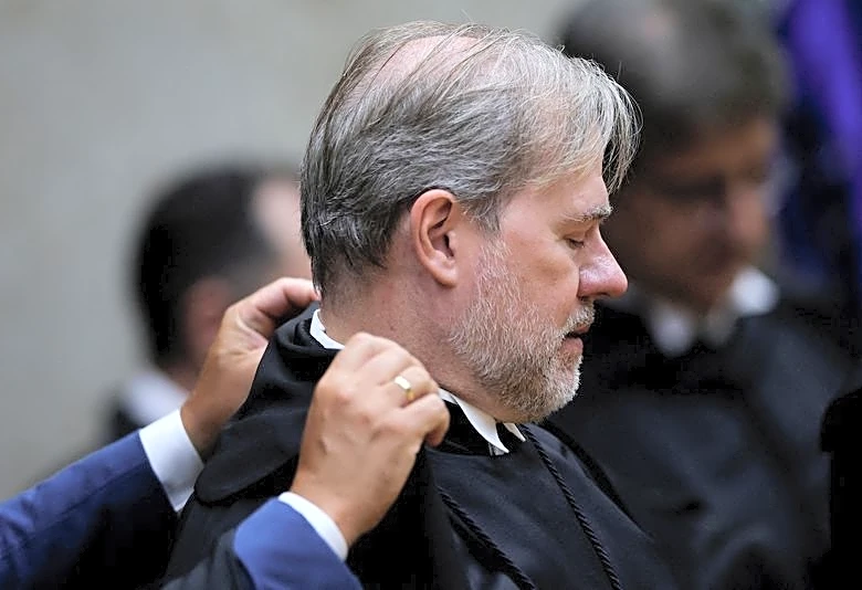 Brazil Supreme Court's Toffoli denies receiving payments, links to Banco Master's Vorcaro