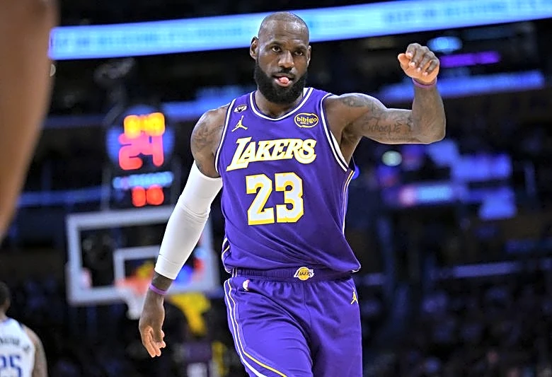 NBA roundup: LeBron James becomes oldest player to log triple-double