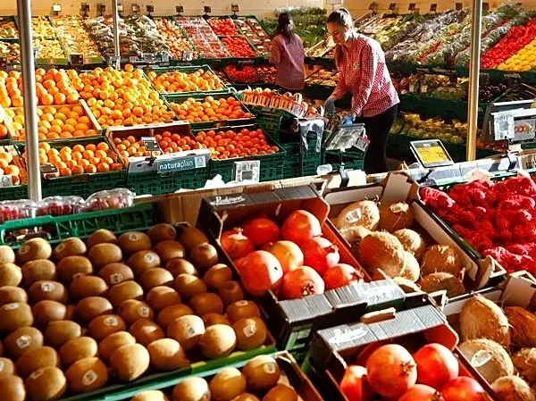 Swiss inflation remains at bottom end of central bank's target