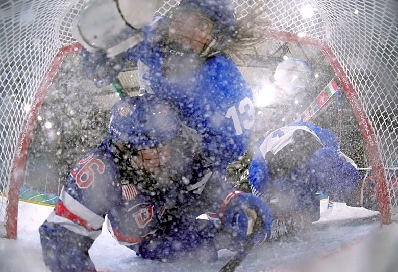 Olympics-Ice hockey-US hit Italy for six to reach women's semi-finals