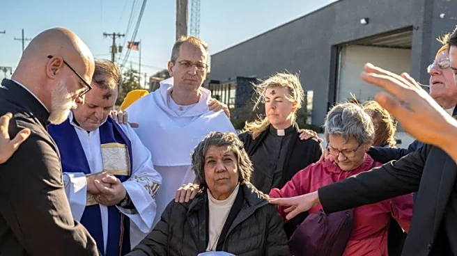 Catholic leaders bring communion to immigration detainees near Chicago after court win