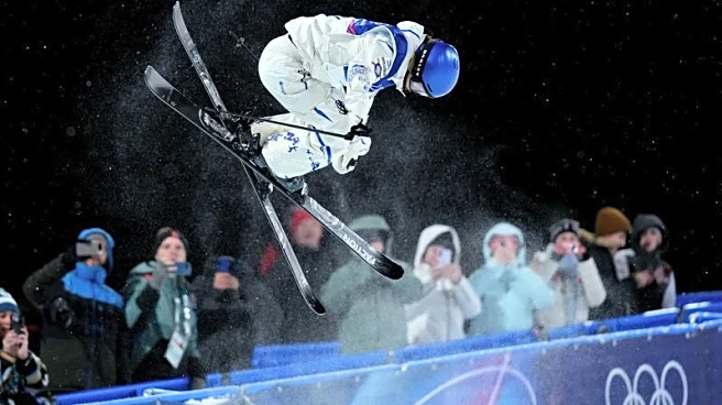 Olympics-Freestyle-China's Gu bounces back to cruise into halfpipe final