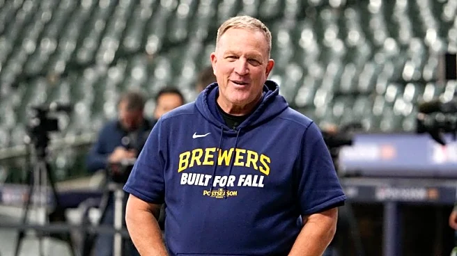 Reports: Brewers extend manager Pat Murphy through at least '28