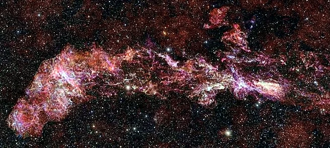 Vast web of cold gas observed at the heart of the Milky Way