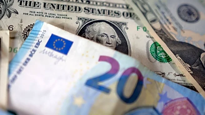Dollar gains, euro sags as Iran war lifts energy prices