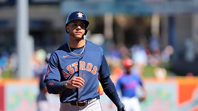 Astros SS Jeremy Pena fractures finger playing for Dominican Republic