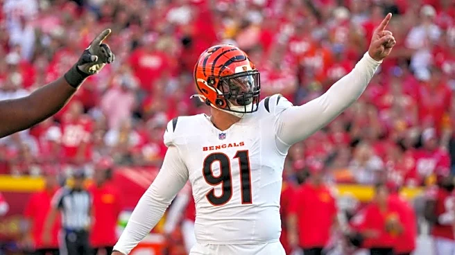 Reports: Ravens sign pass rusher Trey Hendrickson after nixing Crosby trade