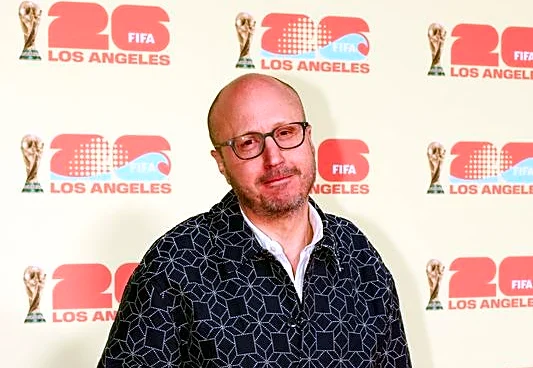 Soccer-Politics no stranger to World Cup, Men in Blazers' Bennett says