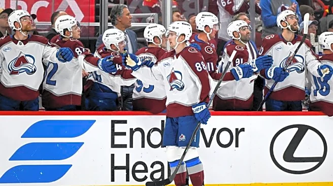 NHL roundup: Avalanche blitz Blackhawks, clinch playoff berth