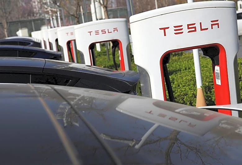 Tesla Q1 deliveries seen rebounding nearly 10% from year-ago slump