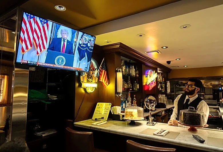 Morning Bid: Prime-time disappointment