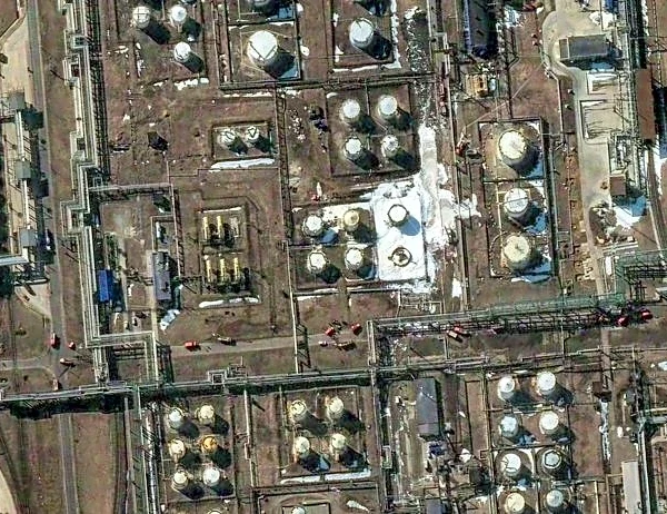 Exclusive-Russian oil output cuts are unavoidable as drone attacks shrink exports, sources say