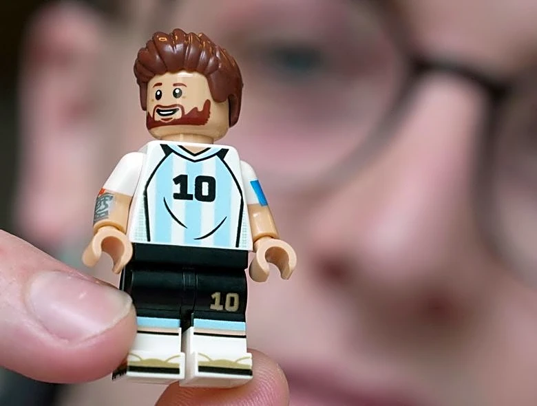 Soccer-Lego to continue sports expansion with soccer players