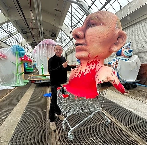 Russian court convicts German sculptor in absentia for depicting Putin and patriarch in sex act