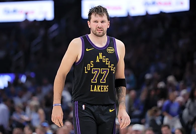 Lakers' Luka Doncic to have MRI on strained hamstring