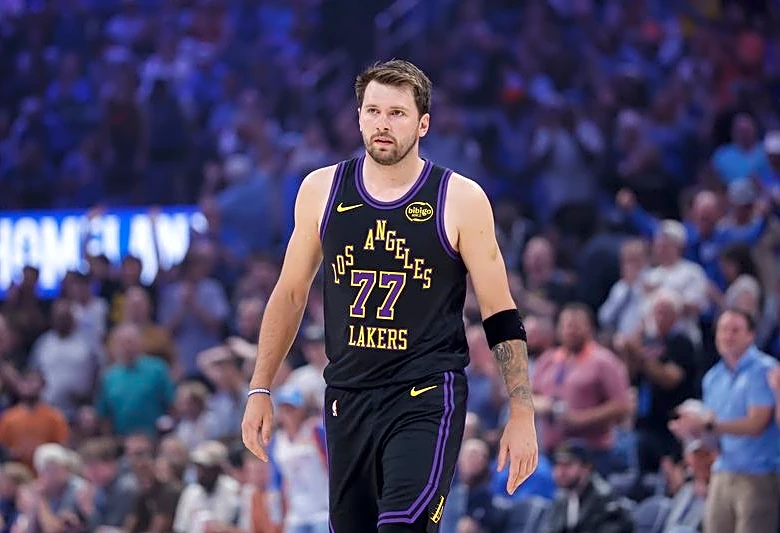 Report: Lakers star Luka Doncic (hamstring) out indefnitely
