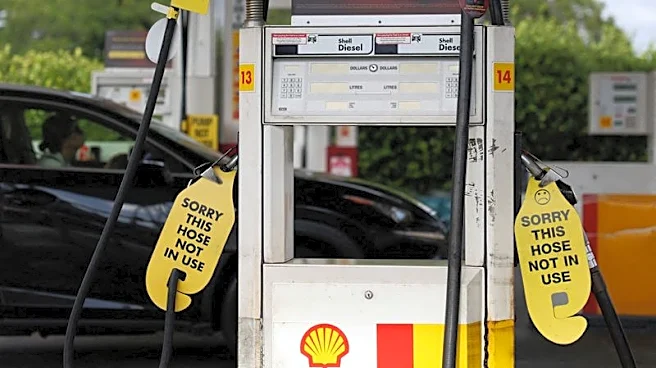 Stick to Easter travel, Australians told, though hundreds of petrol stations dry