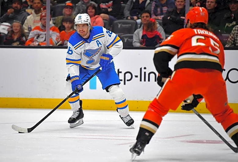 Blues boost playoff hopes with 4-goal win over Ducks