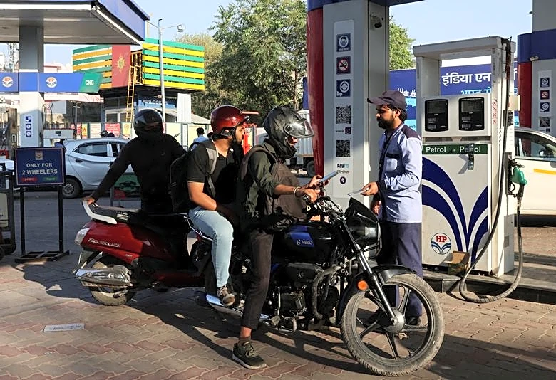 India makes first Iranian oil buy in seven years with no payment problems