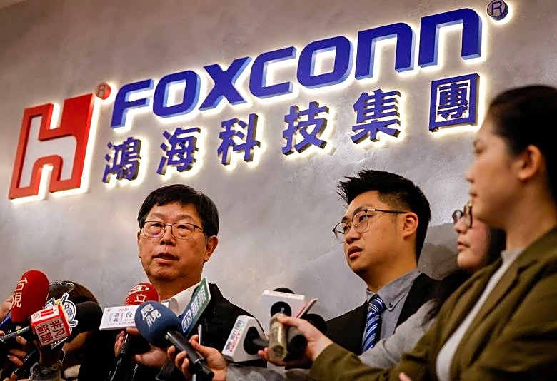 Foxconn first-quarter revenue jumps, company cautions on geopolitics