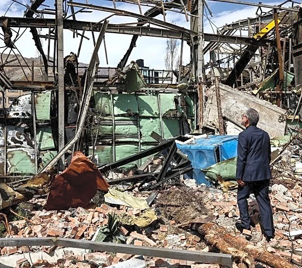 Trump, on Easter, threatens 'hell' on Iran's infrastructure if Strait remains blocked