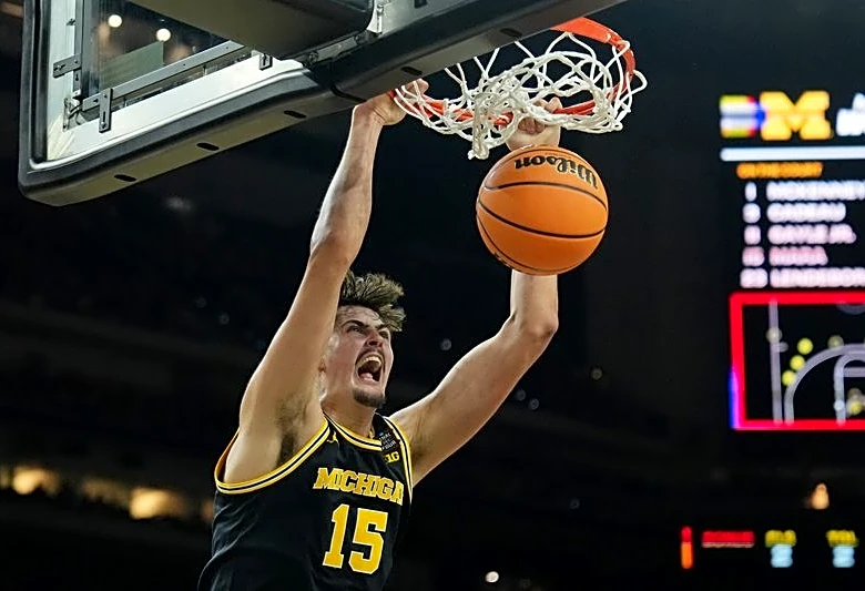 Michigan heavy favorite to complete dominant title run vs. UConn