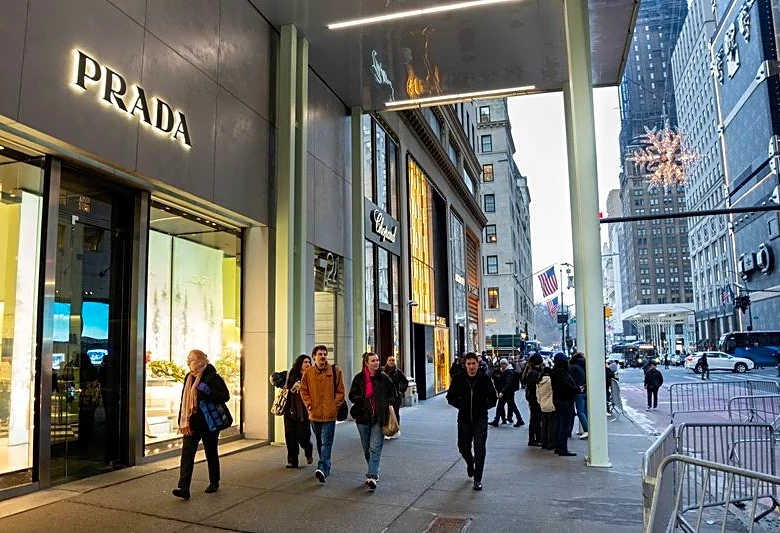 US service sector cools in March; price paid measure highest in 3-1/2 years