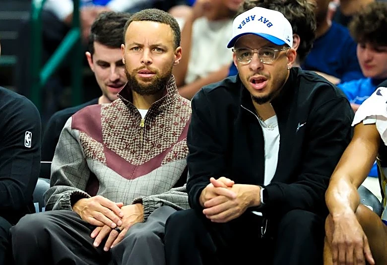 After 12 seasons, Curry brothers finally play in NBA game together
