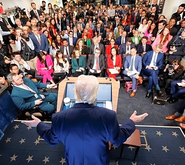 Analysis-Trump seizes on rescue of downed airman to recast unpopular Iran war