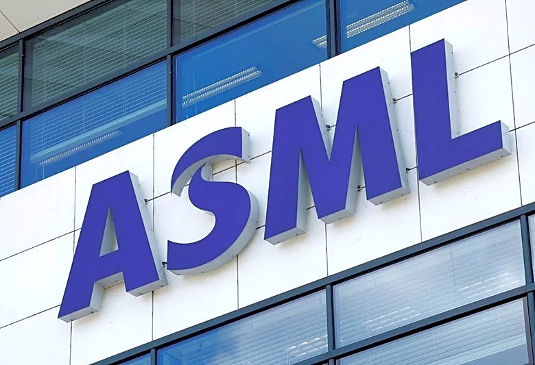 ASML shares fall on US Congress plan to further restrict China exports