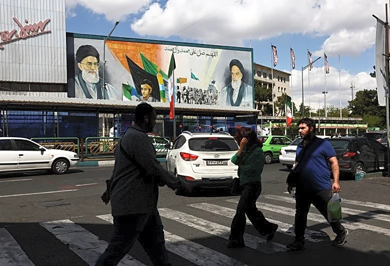 Trump says US military to stay around Iran; threatens action if Tehran fails to comply with deal