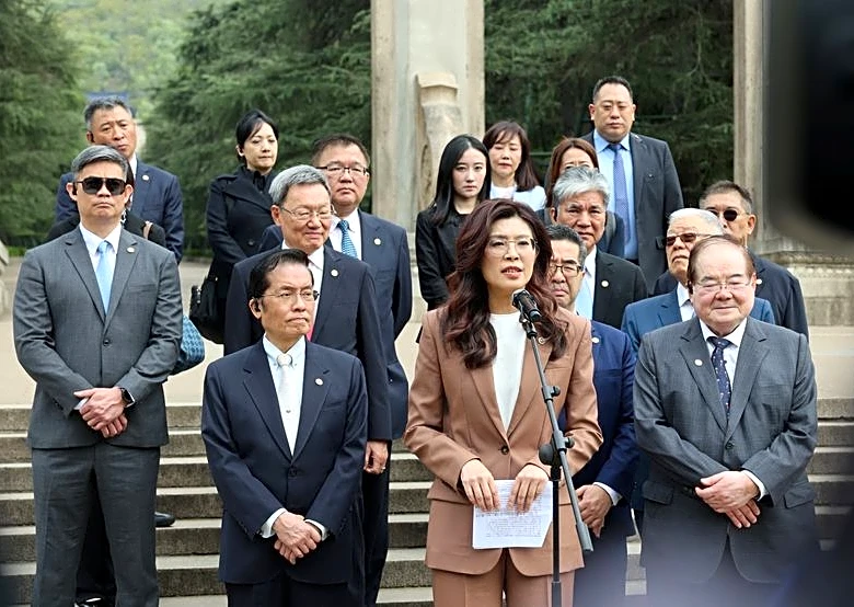 Birds not missiles should fly in the skies, Taiwan opposition leader says in China