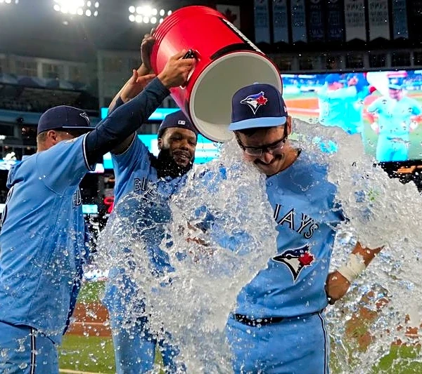 MLB roundup: Jays salvage finale of World Series rematch with Dodgers