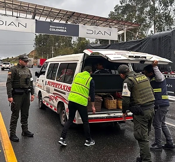 Ecuador raises tariffs on Colombia to 100% from 50%