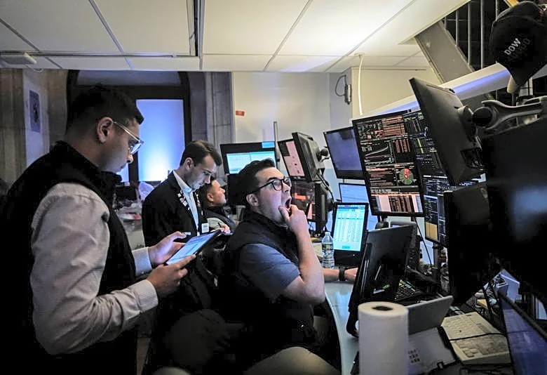 Outflows from leveraged loan funds jump as investors shun credit risk