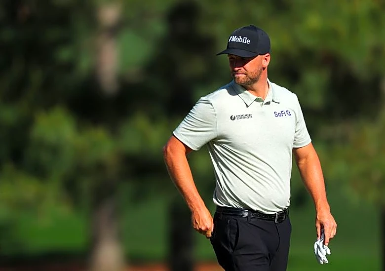 Golf-Clark uses Augusta's beauty as his secret weapon in Masters charge