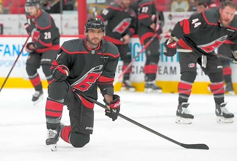 Five NHL teams could clinch playoff spots Saturday