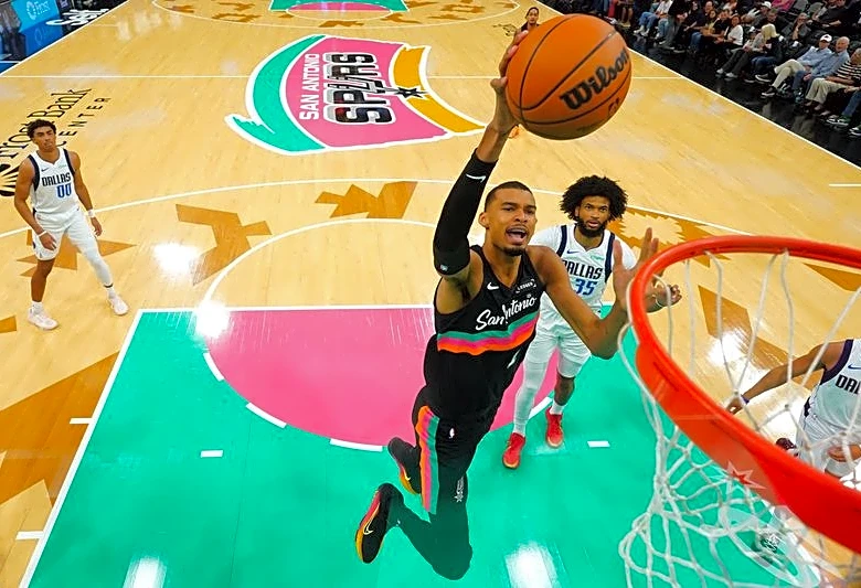 Victor Wembanyama scores 40 points as Spurs take down Mavericks