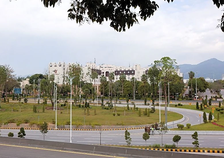 Pakistani five-star hotel becomes unlikely site for US-Iran talks