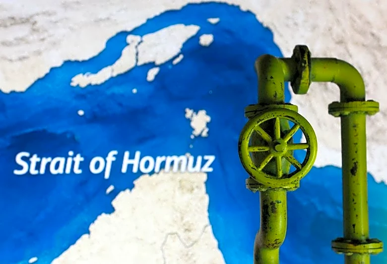 Oil tankers steer clear of Hormuz ahead of US blockade