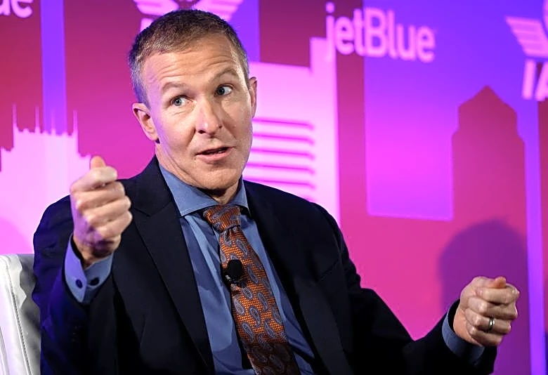 United Airlines CEO pitched American Airlines combination to US officials, sources say