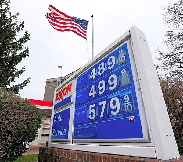 US truckers' diesel spend hits record high on Middle East conflict