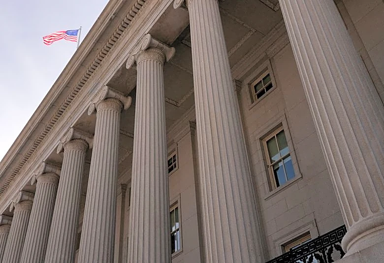 US issues license allowing transactions with some Venezuelan banks